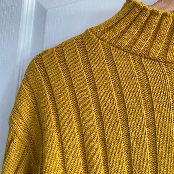 Boohoo mustard sweater - Picture 2 of 3